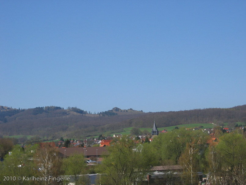 Blick über Ahnatal-Weimar in  Richtung Helfenstein