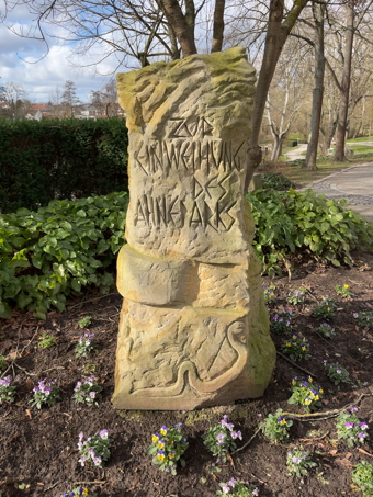Vorschaubild Stein Einweihung Ahnepark 1